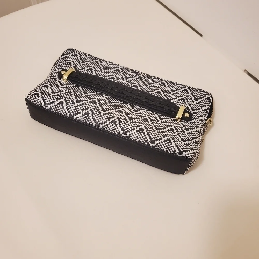 Sam & Libby Black & White Clutch